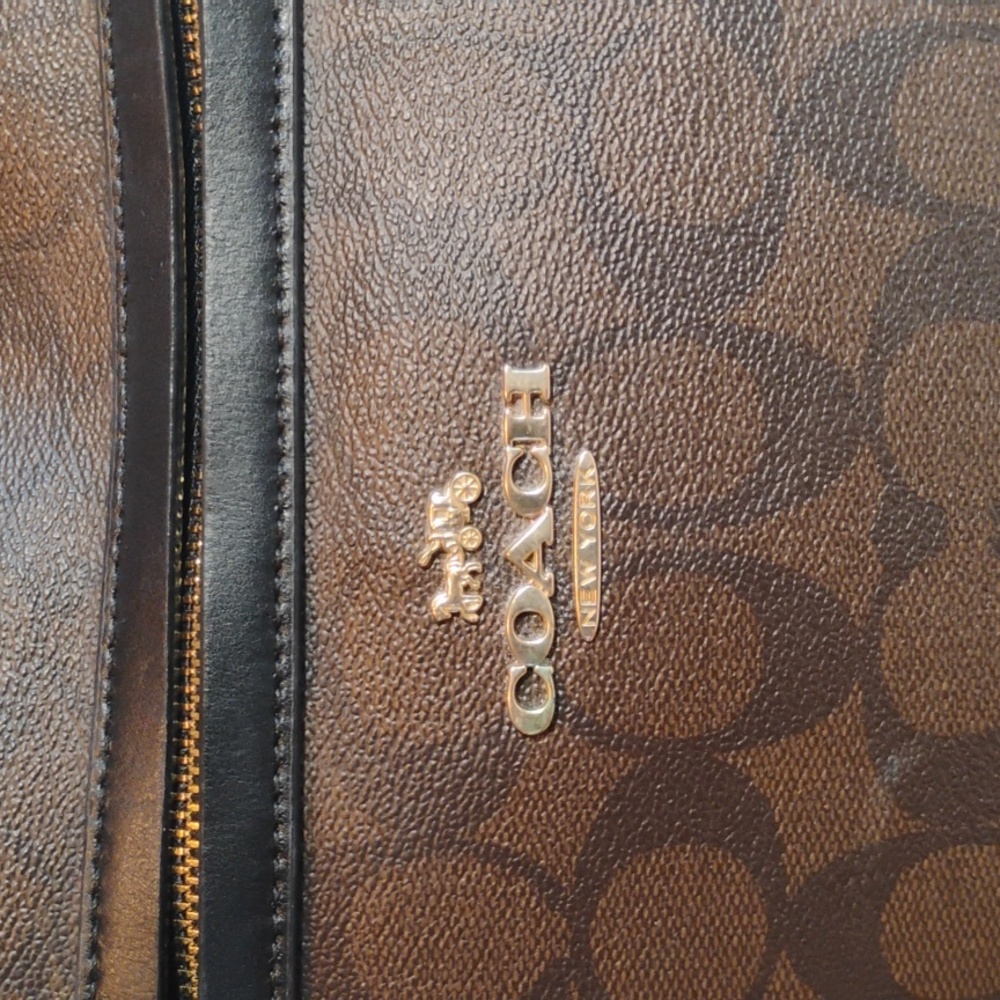 Coach Mae File Crossbody In Signature Canvas Beautiful Metal No Hangtag - Picture 2 of 12